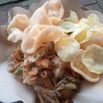 Review Gado-Gado Bogor Enak di Surya Kencana, Porsi Melimpah dan Bumbu Kacang Sangrai GadoGado Bu Tuti