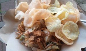 Review Gado-Gado Bogor Enak di Surya Kencana, Porsi Melimpah dan Bumbu Kacang Sangrai GadoGado Bu Tuti