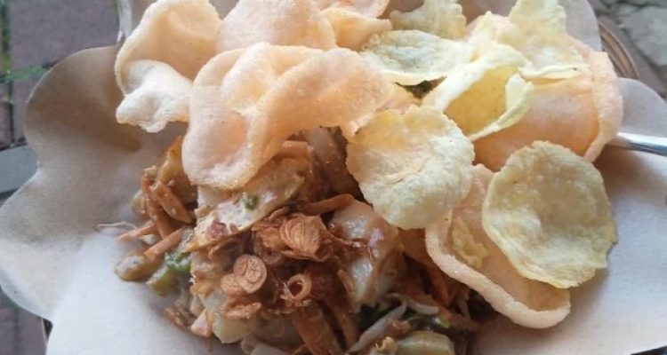 Review Gado-Gado Bogor Enak di Surya Kencana, Porsi Melimpah dan Bumbu Kacang Sangrai GadoGado Bu Tuti