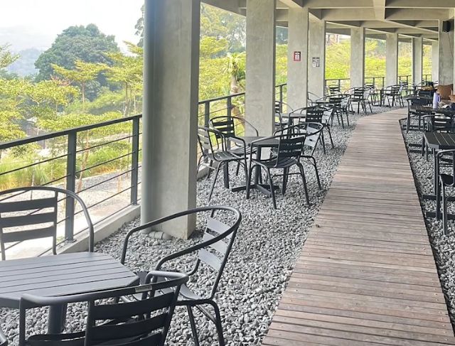 The Layer Cafe Mega Mendung Bogor, Tempat Nongkrong view Puncak Dekat Jalan Tol