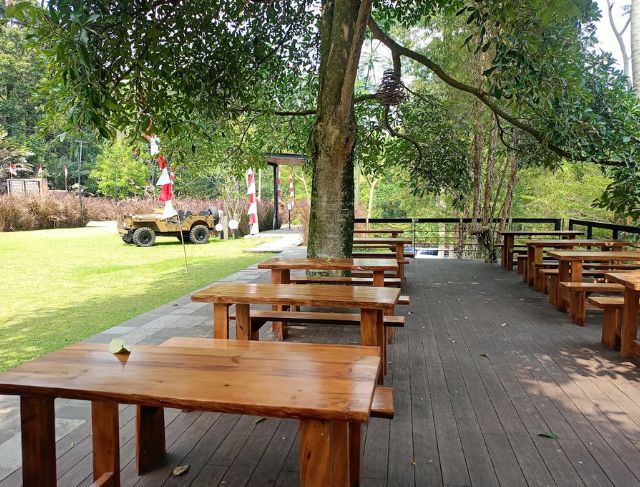 Vana Shankara Bogor, Cafe dengan View Lembah dan Suasana Asri di Caringin