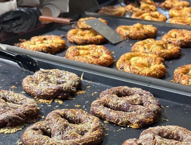 Review Rasa Roti Puter Bogor Varian Keju dan Cokelat